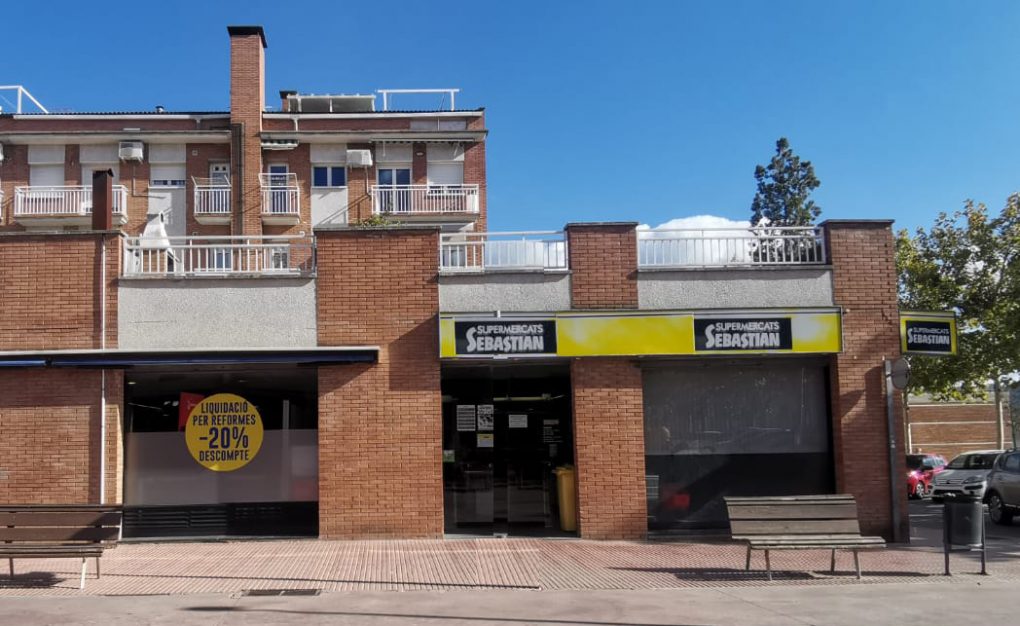 Façana de la botiga de Vilanova del Camí